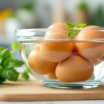 descubra por que é importante não desperdiçar a água dos ovos cozidos e aprenda maneiras práticas de reutilizá-la no dia a dia.